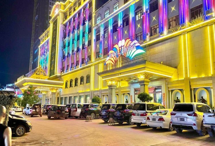 孟波盛世盛世国际酒店   隆重推出全新设计的豪华套房